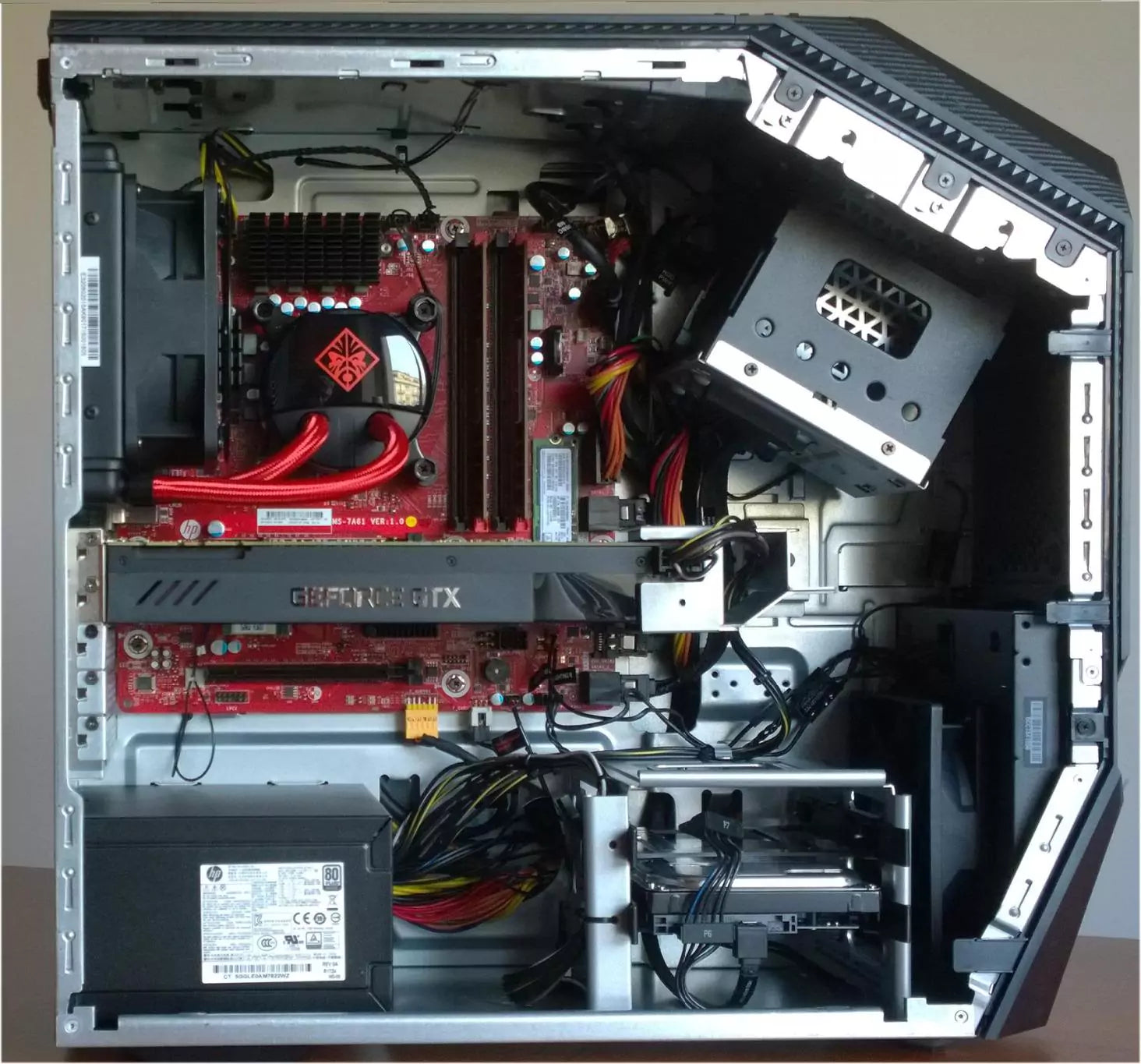 HP Omen 880 HP Omen 880